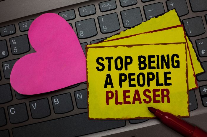 Prioritaskan Dirimu, Psikolog Bagikan 4 Tips Berhenti Menjadi People Pleaser